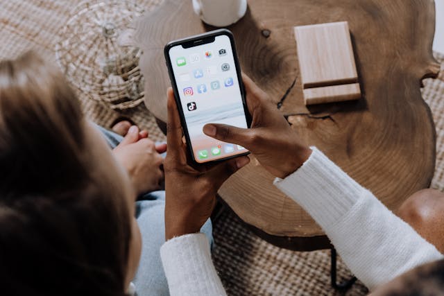 tiktok op smartphone